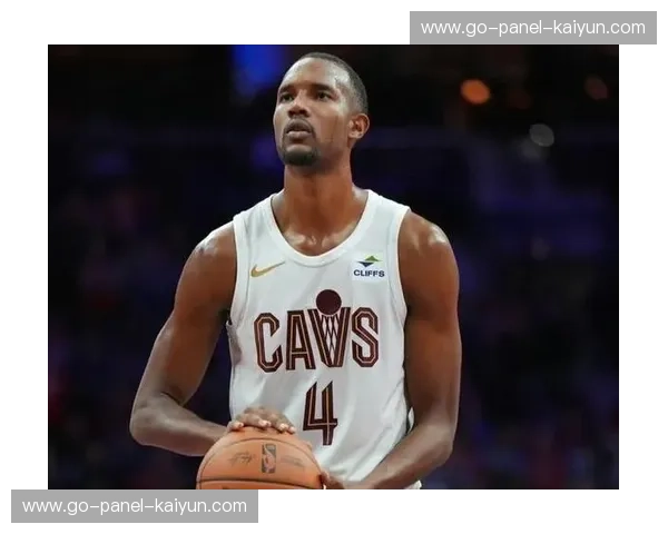 莫布利缺阵快船对决,骑士内线轮换吃紧 莫布利缺阵快船对决,骑士内线轮换吃紧